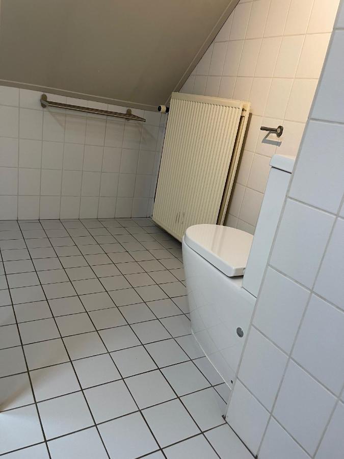 Karibu Het Voorhuis 2 Tot 6 Persoons Luxe Slaapkamers Met Een Mooie Woonkeuken Daarle Exterior foto