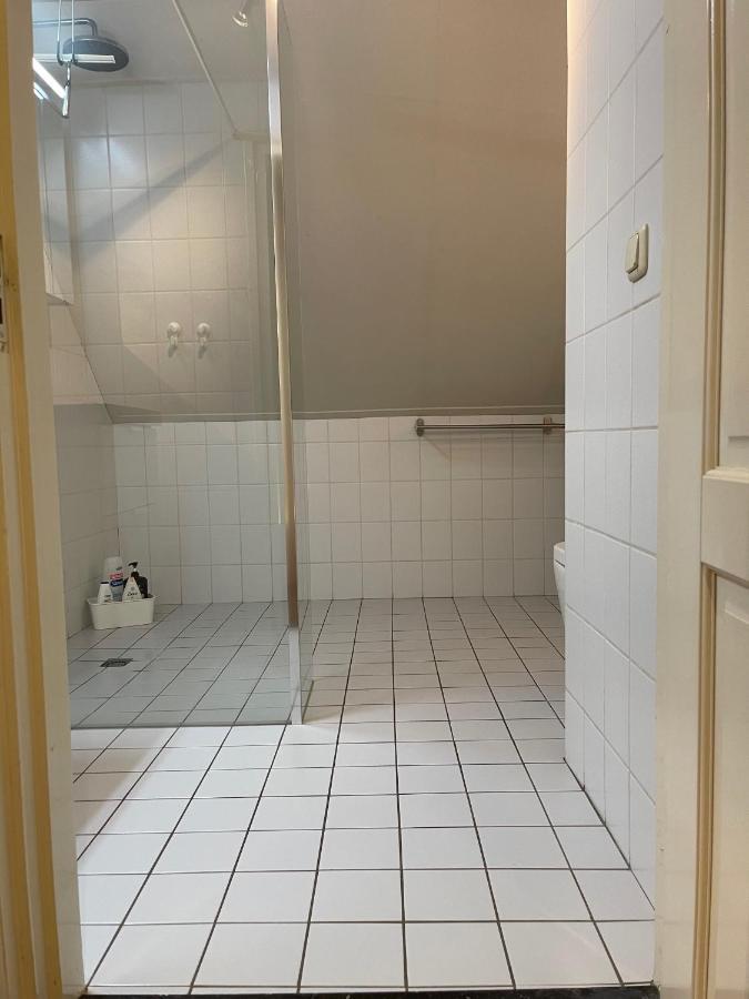 Karibu Het Voorhuis 2 Tot 6 Persoons Luxe Slaapkamers Met Een Mooie Woonkeuken Daarle Exterior foto