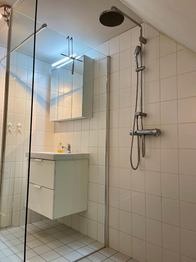 Karibu Het Voorhuis 2 Tot 6 Persoons Luxe Slaapkamers Met Een Mooie Woonkeuken Daarle Exterior foto
